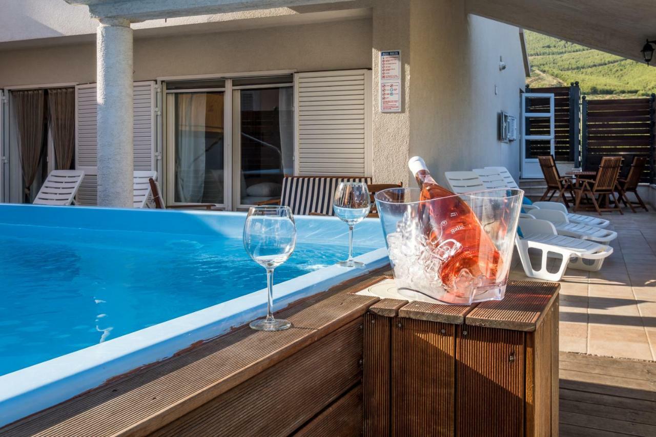 Holiday Home Harmony Zrnovnica Ngoại thất bức ảnh