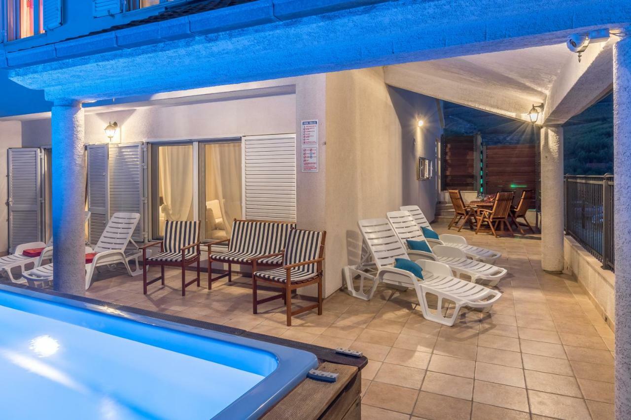 Holiday Home Harmony Zrnovnica Ngoại thất bức ảnh