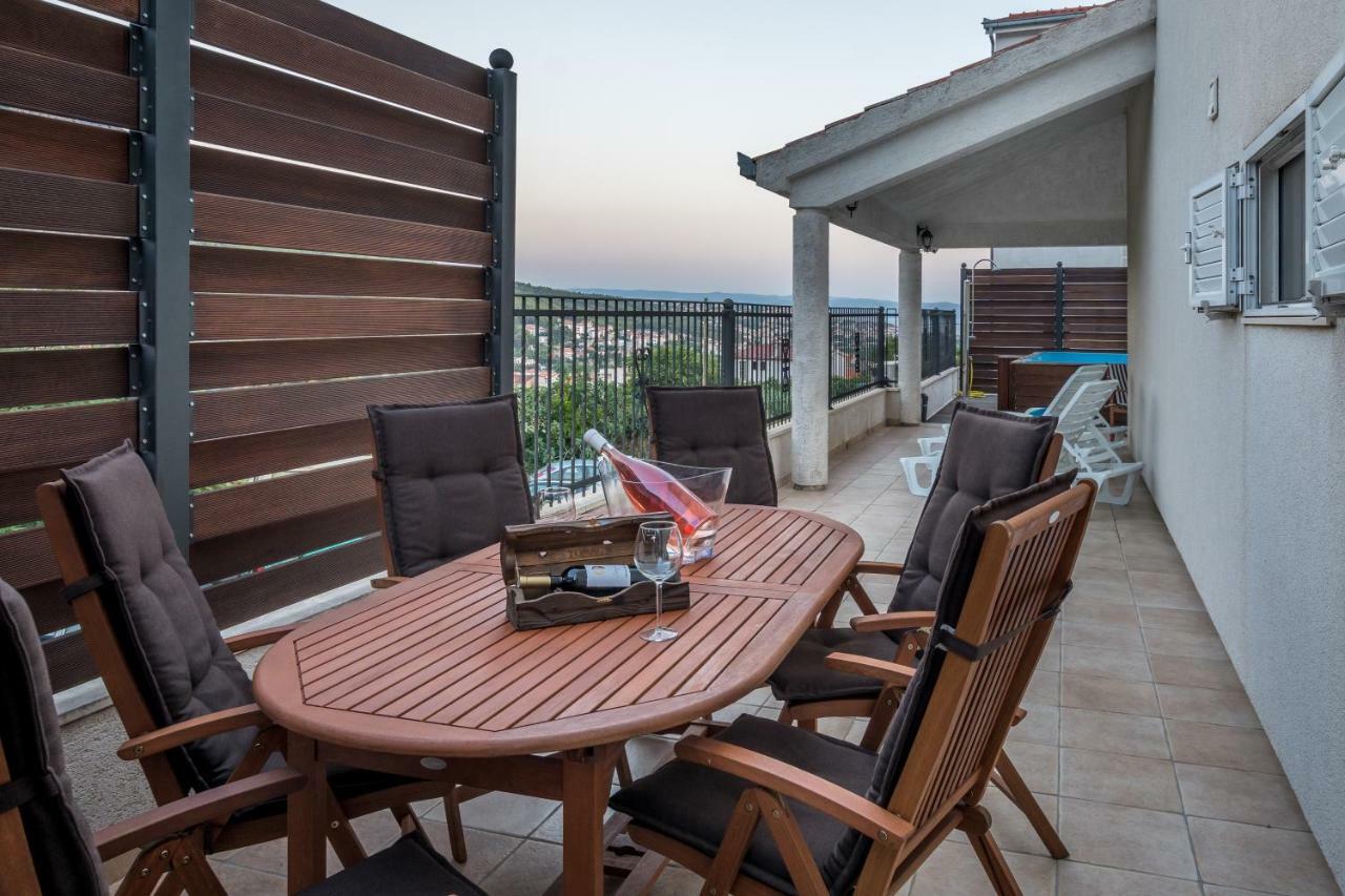 Holiday Home Harmony Zrnovnica Ngoại thất bức ảnh