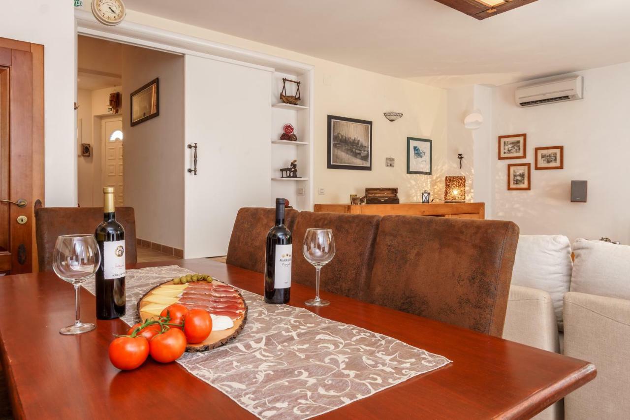 Holiday Home Harmony Zrnovnica Ngoại thất bức ảnh