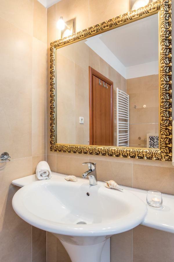 Holiday Home Harmony Zrnovnica Ngoại thất bức ảnh